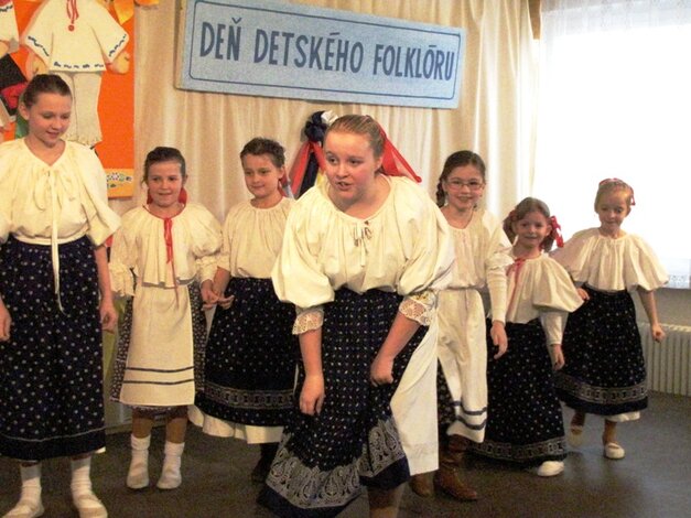 Detský folklórny súbor Sielnica z Lazian